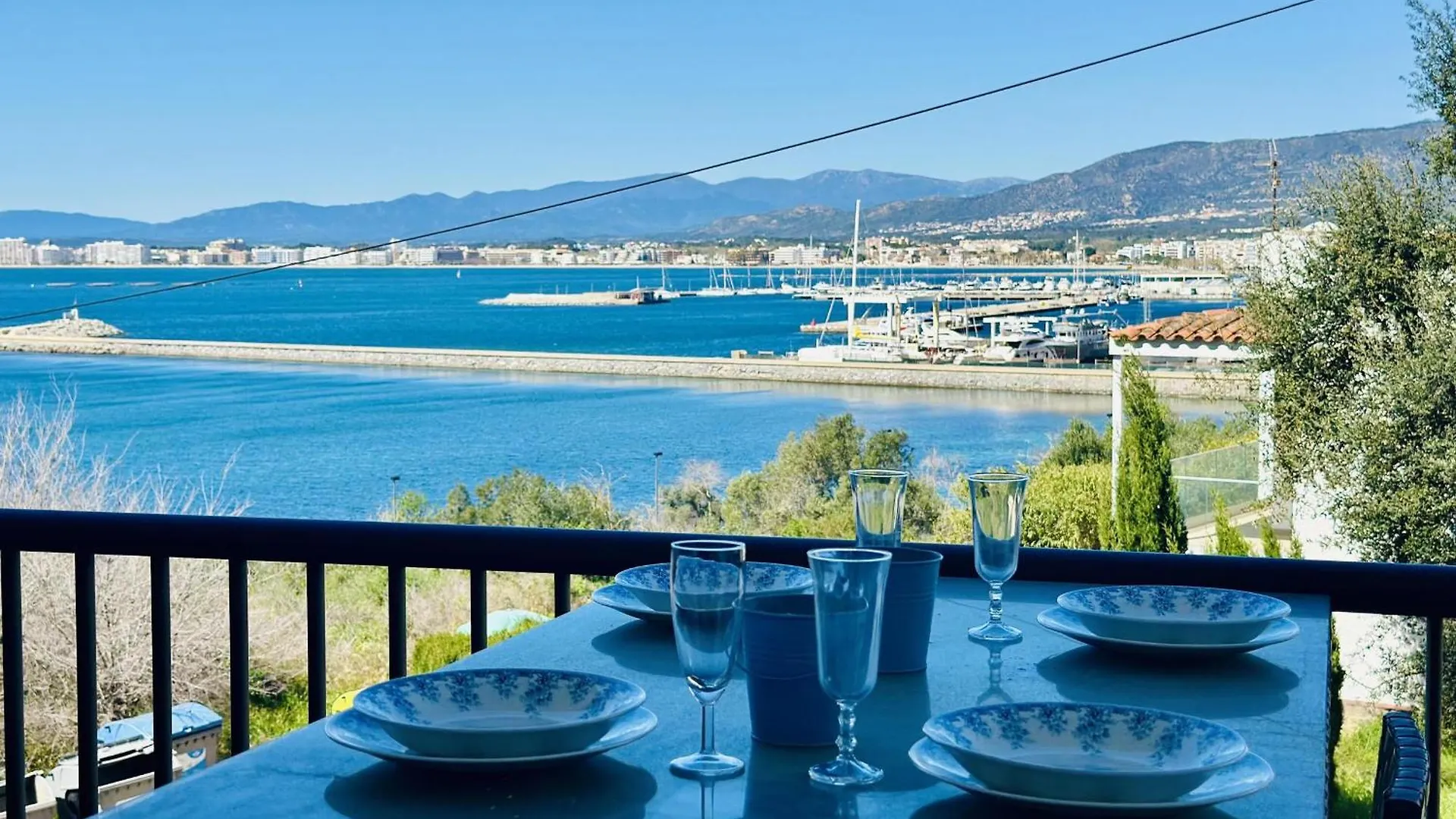 4081 Rosa Mar 1-1, Se Deleitara Y Gozara De Las Vistas Desde La Terraza. Zona Tranquila, Pequeno Edificio. Parking. - Es-258-116 Ρόζες